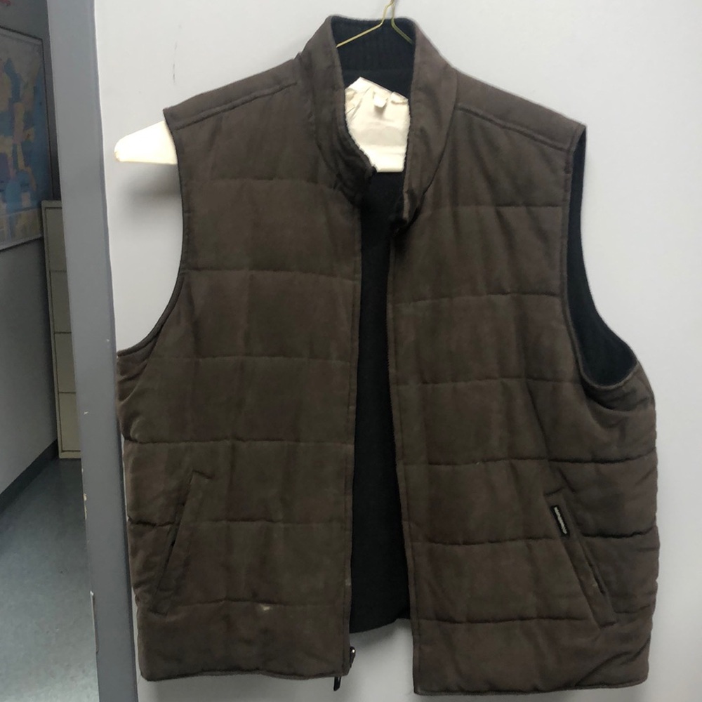 Sleeveless weatherproof vest